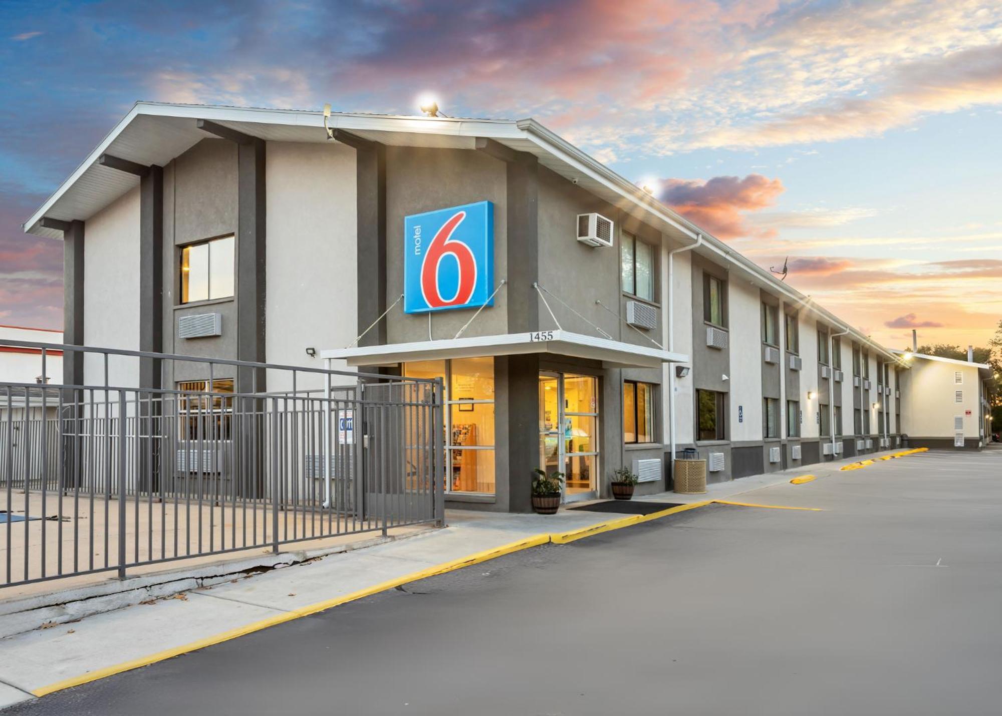 Motel 6 Ogden, Ut- Downtown Esterno foto